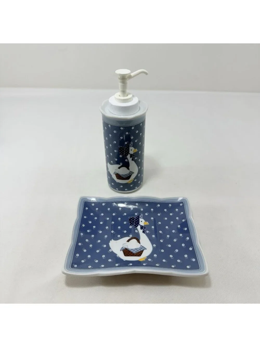Vintage Andre Richard Gertrude Goose Set Bar Soap Tray Dish Liquid Dispenser